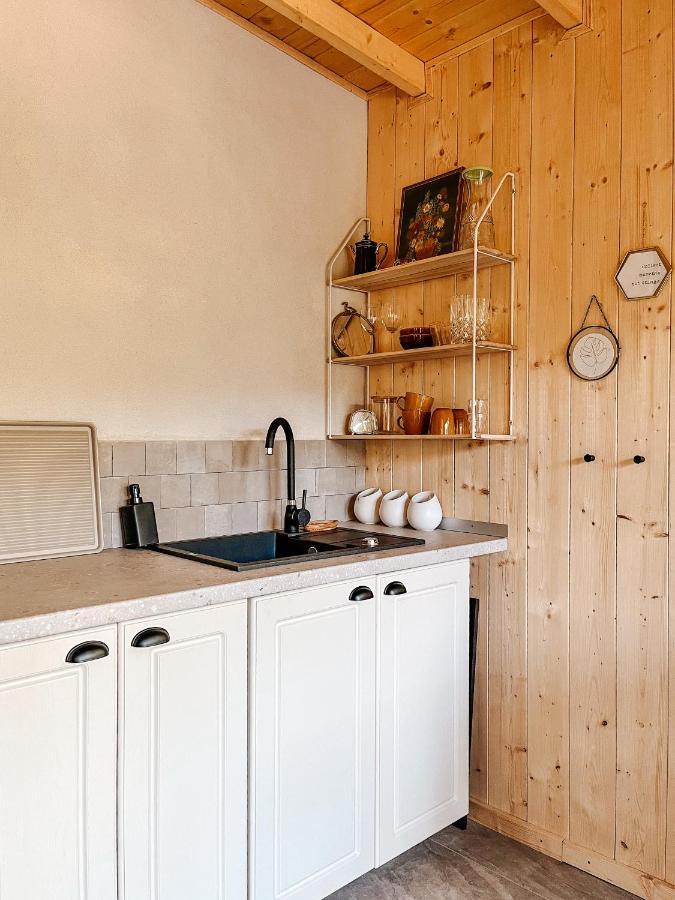Bed and Breakfast Elysian Fields - The Island Tiny House Sadu Exteriér fotografie