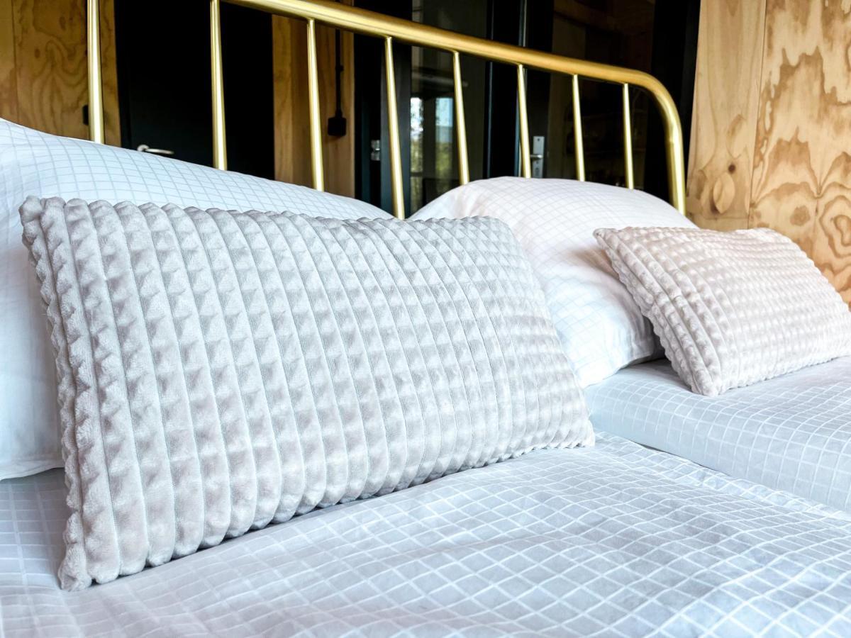 Bed and Breakfast Elysian Fields - The Island Tiny House Sadu Exteriér fotografie